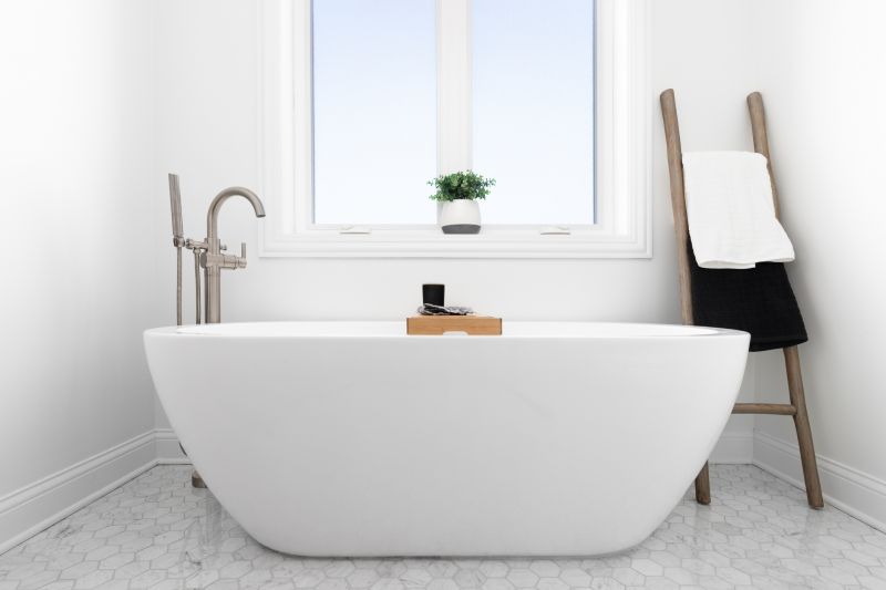 Simple Alcove Bathtub